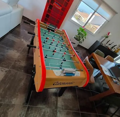 Jusqu'à 8 Personnes Max Avec Piscine à 15 Min Des Plages *