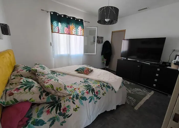 Villa Jusqu'à 8 Personnes Max Avec Piscine à 15 Min Des Plages *